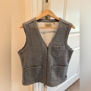 Jeremiah Men’s Gray Wool Vest with Pockets